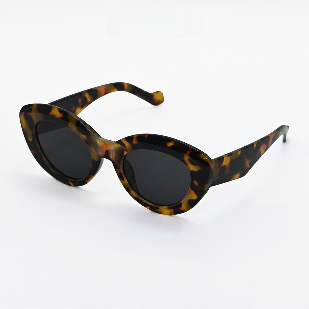 Large Frame Cat-Eye Sunglasses UV400 Protection
