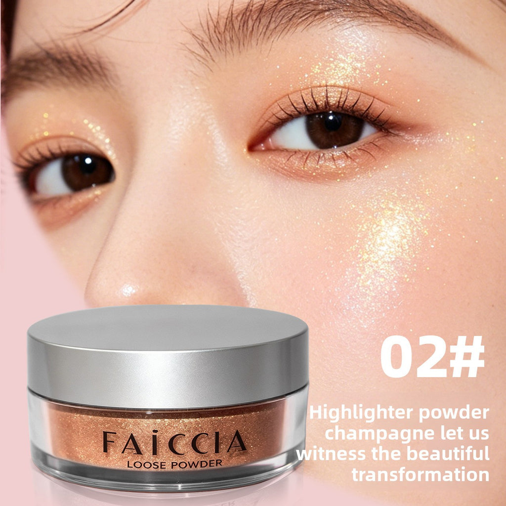 Highlighter powder with fine shimmer for a radiant, dewy complexion