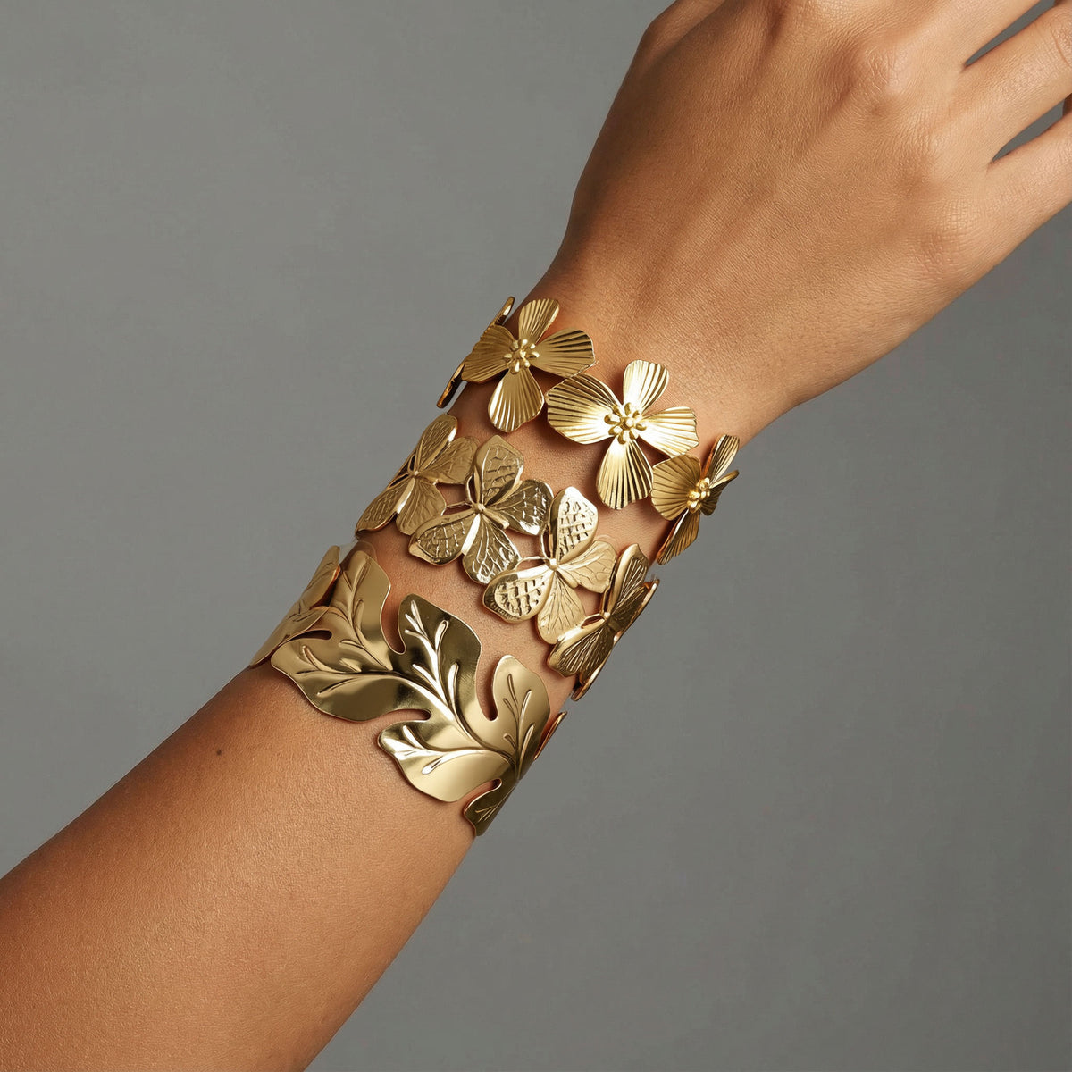 Stainless steel gold adjustable bracelet