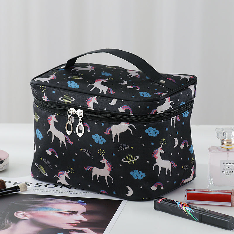 The large-capacity makeup bag is extremely popular and portable