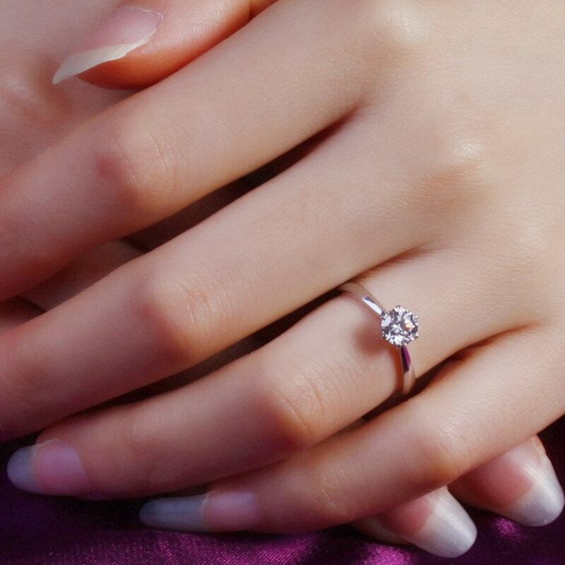Classic Six-Claw Moissanite Simulation Wedding Ring