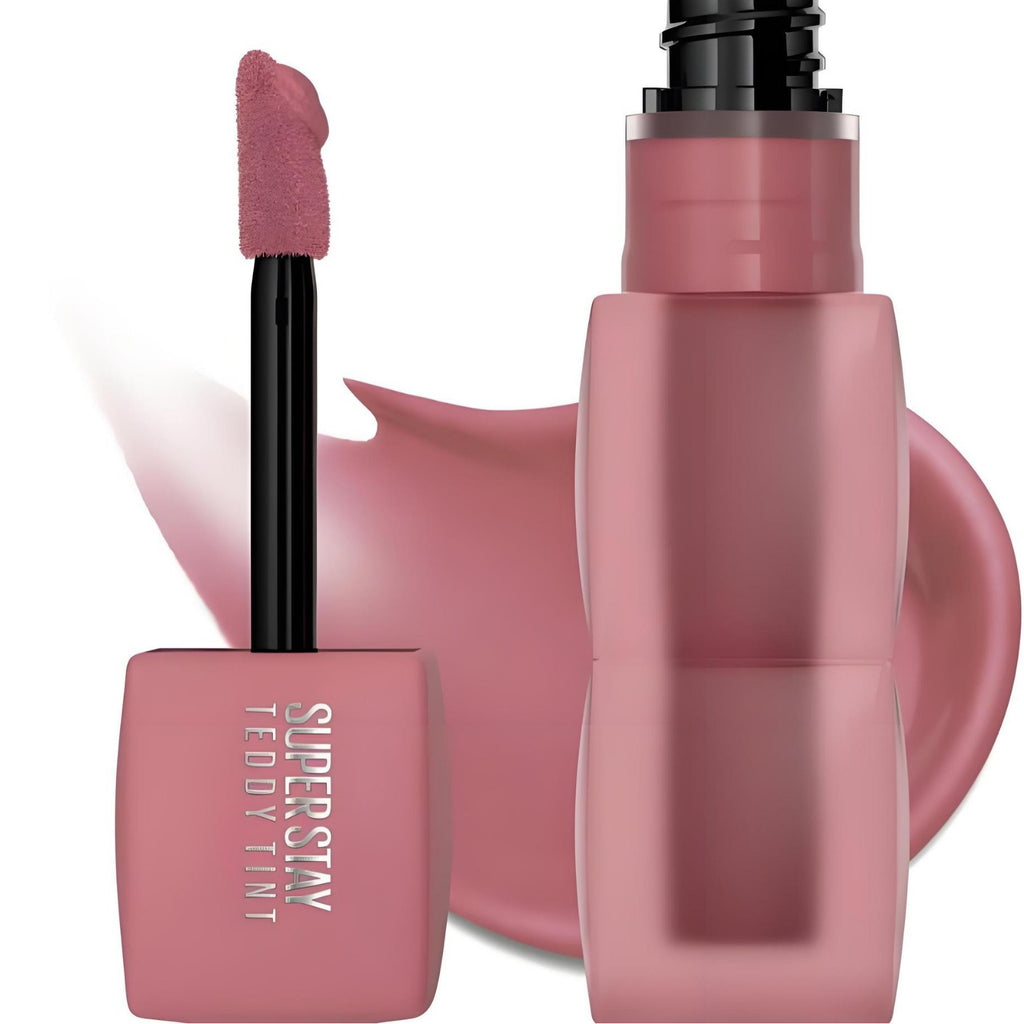 The lips are soft and misty with lip gloss