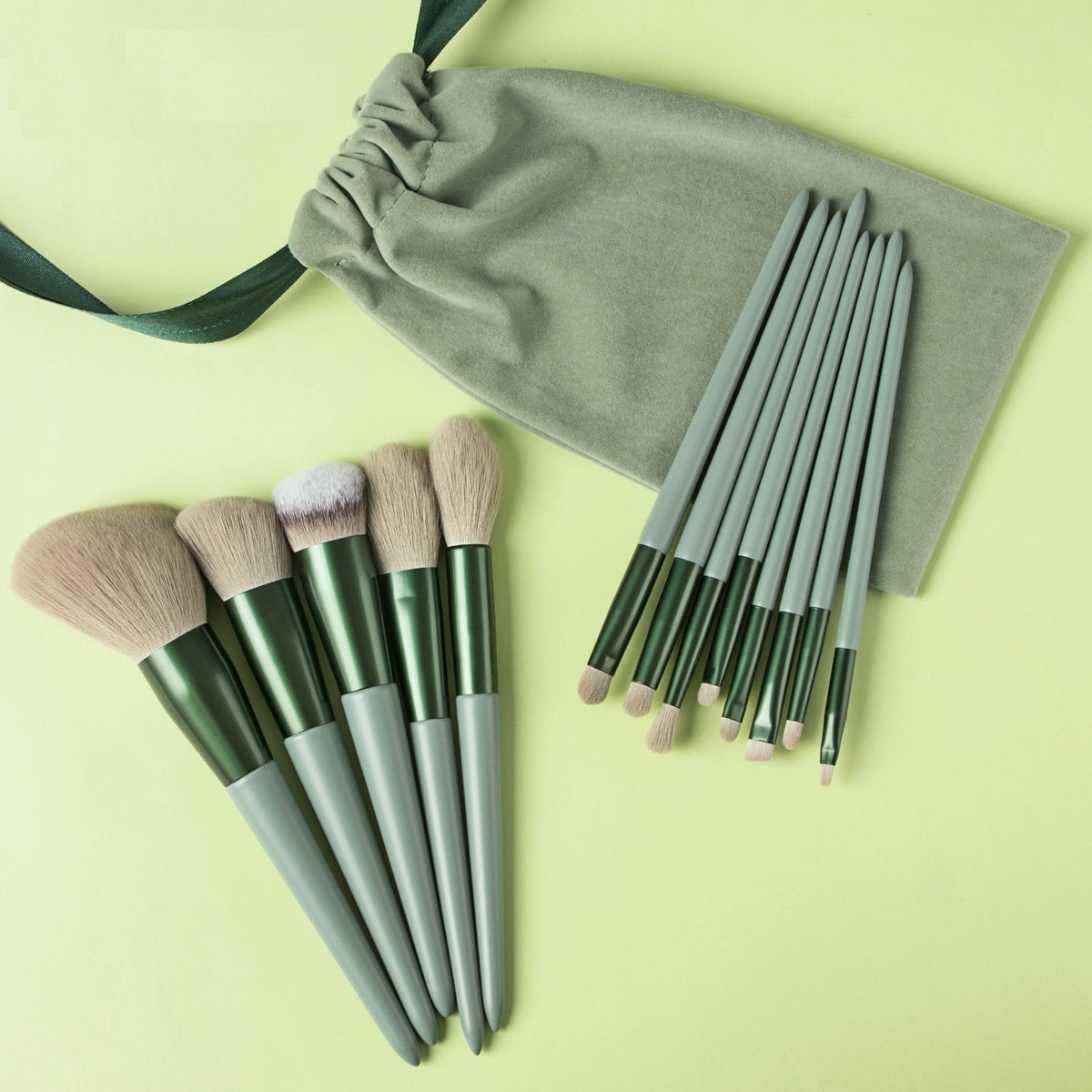 Set of 13 Pieces Professional Makeup Brush
