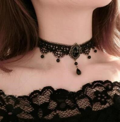 necklace with lace design