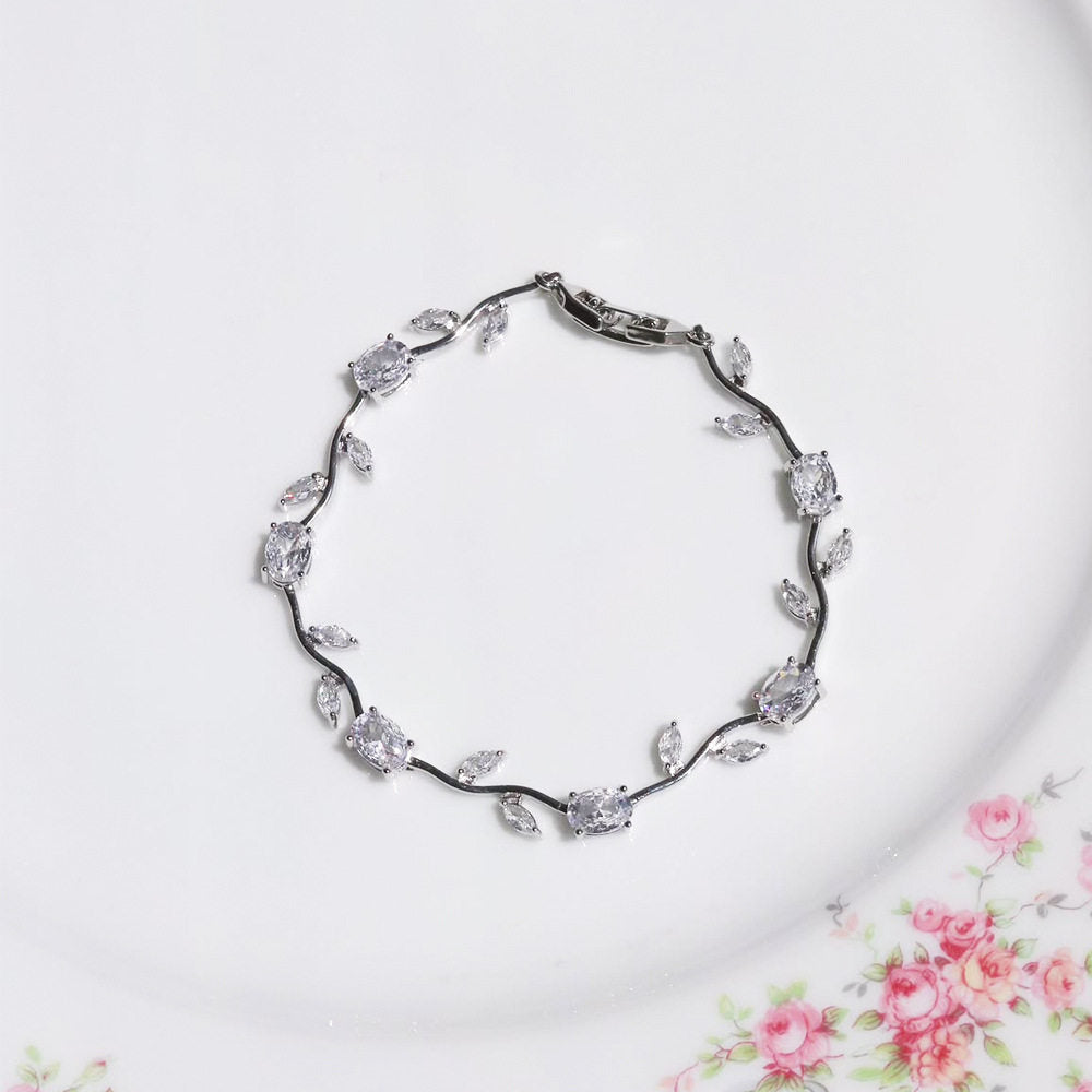Multicolor Crystal Leaf Design Stackable Bracelet