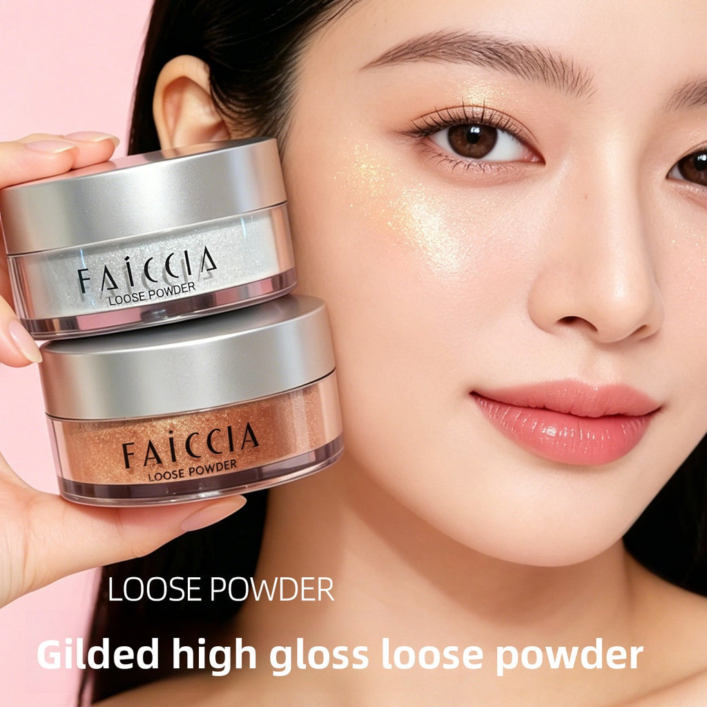 Highlighter powder with fine shimmer for a radiant, dewy complexion