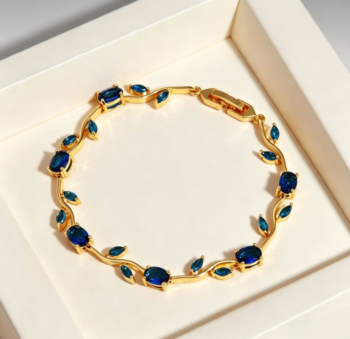Vintage Floral Zircon Alloy Bracelet