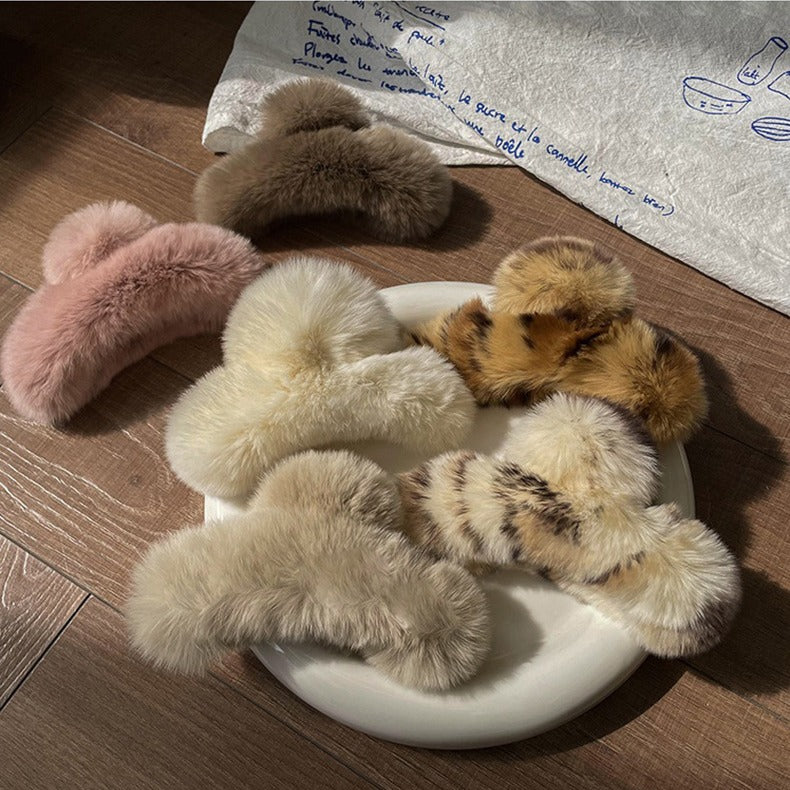 Real beaver fur claws