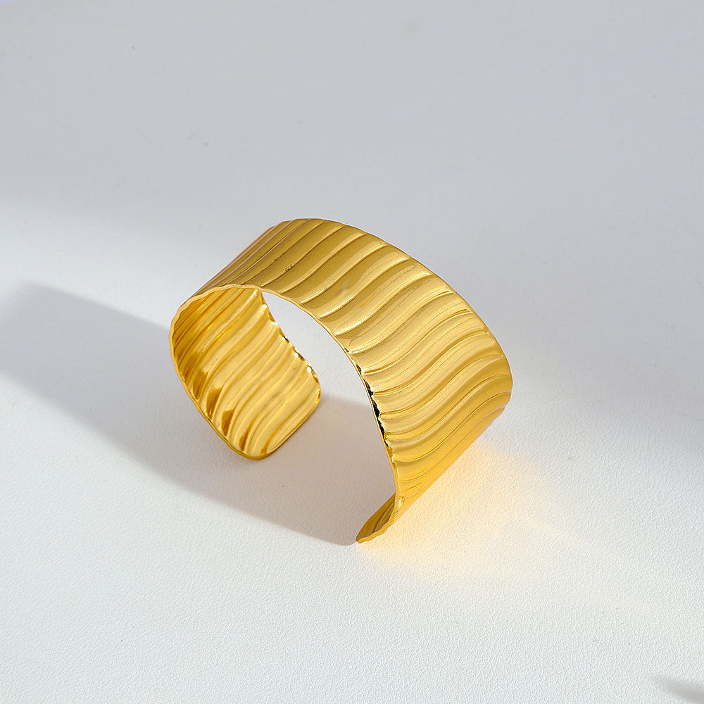 Stainless steel gold adjustable bracelet
