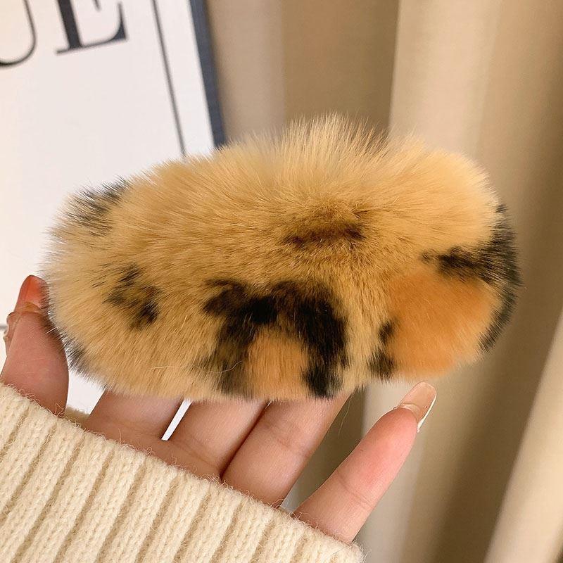 Real beaver fur claws